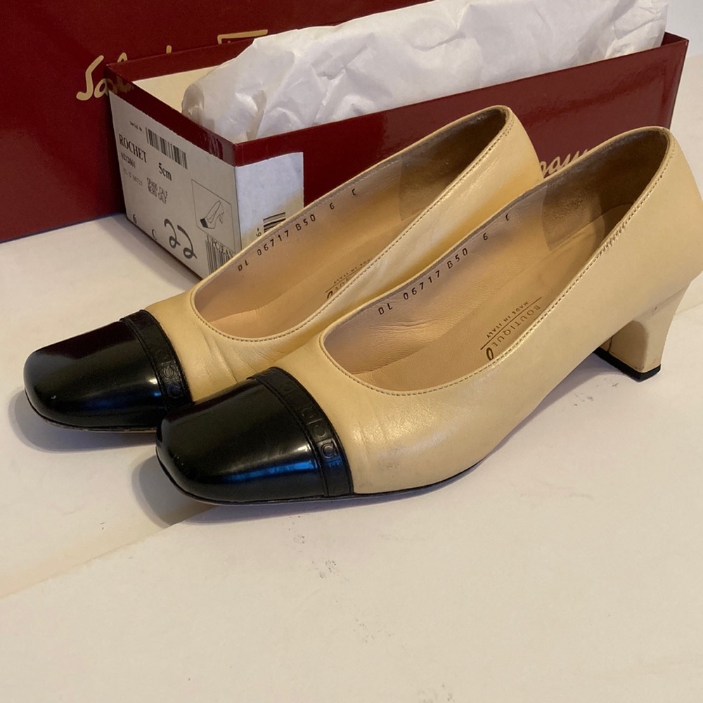Salvatore Ferragamo cream  black cap-toe low heel pumps size 6 wide width+ box
